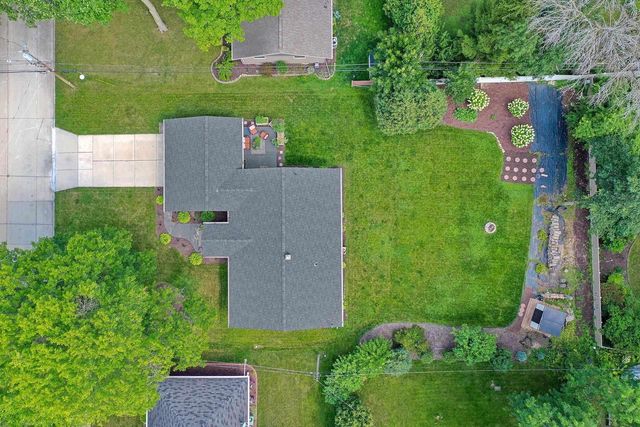 1221 E HANSON DRIVE, Appleton, WI 54915