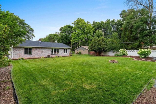 1221 E HANSON DRIVE, Appleton, WI 54915