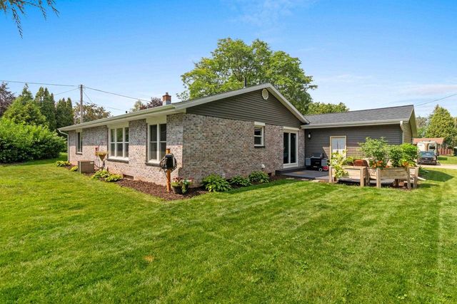 1221 E HANSON DRIVE, Appleton, WI 54915