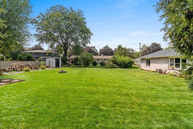 1221 E HANSON DRIVE, Appleton, WI 54915
