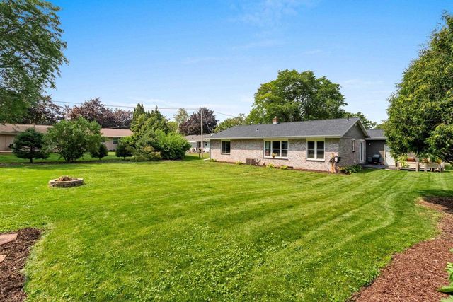 1221 E HANSON DRIVE, Appleton, WI 54915