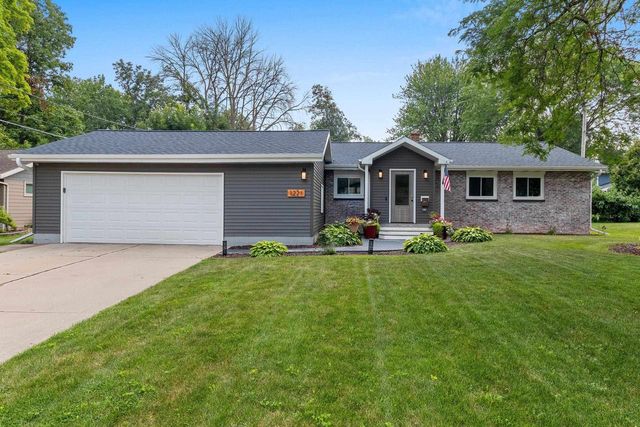 1221 E HANSON DRIVE, Appleton, WI 54915