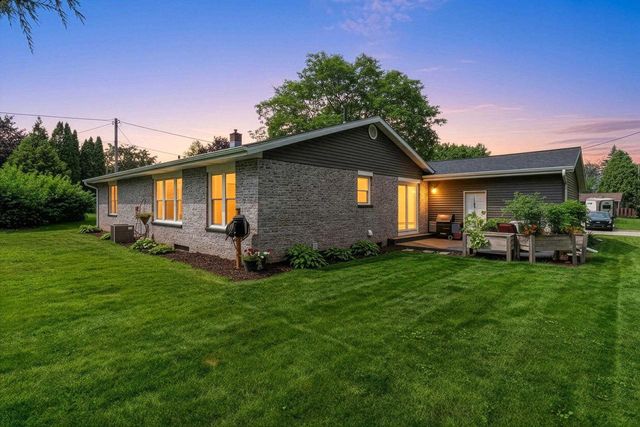 1221 E HANSON DRIVE, Appleton, WI 54915