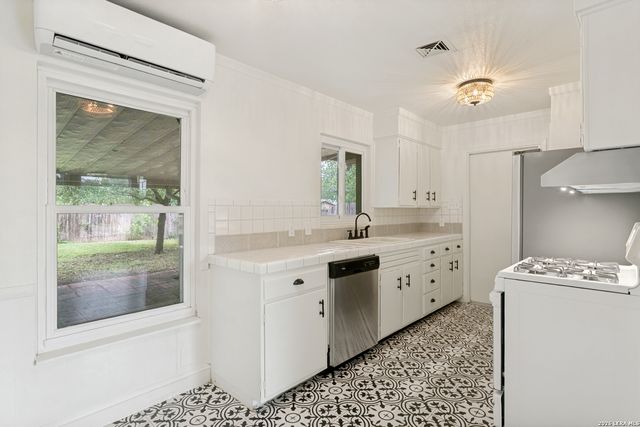 538 LANARK DR, San Antonio, TX 78218