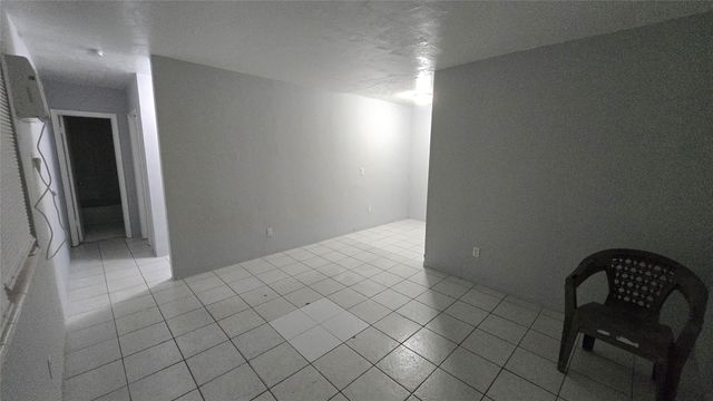 16951 NE 18th Ave 4, North Miami Beach, FL 33162