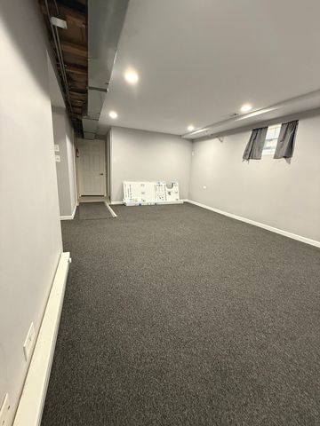 9237 S Paxton Avenue 1, Chicago, IL 60617