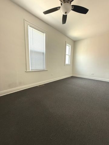 9237 S Paxton Avenue 1, Chicago, IL 60617