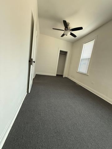 9237 S Paxton Avenue 1, Chicago, IL 60617