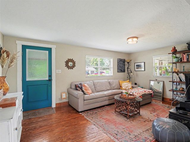3035 HILLVIEW STREET, Sarasota, FL 34239
