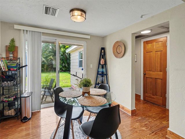 3035 HILLVIEW STREET, Sarasota, FL 34239
