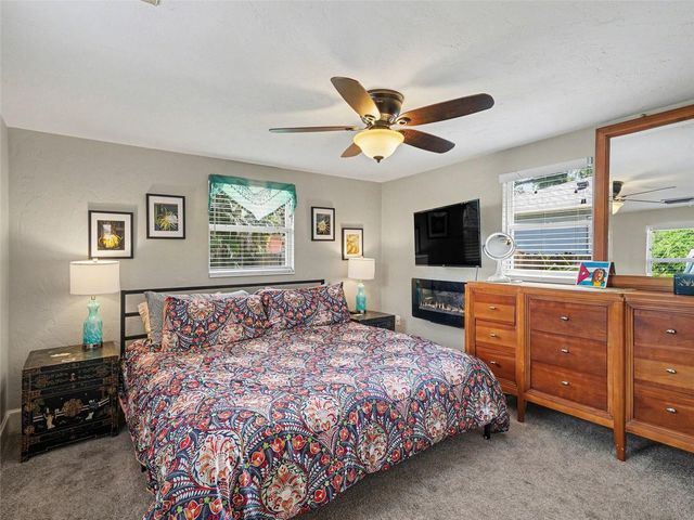 3035 HILLVIEW STREET, Sarasota, FL 34239