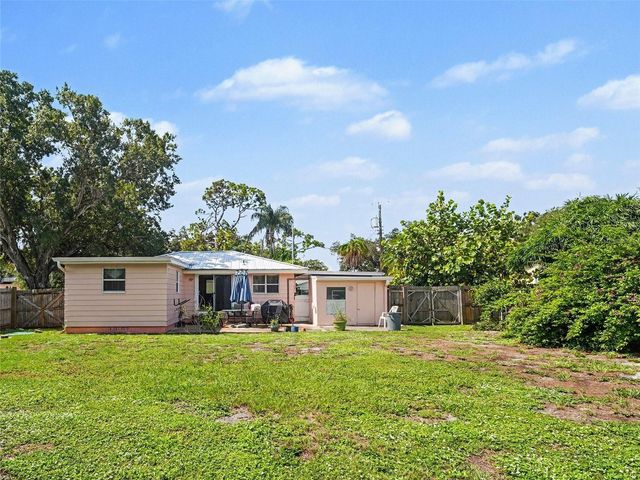 3035 HILLVIEW STREET, Sarasota, FL 34239