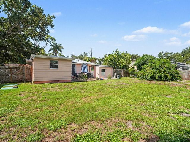 3035 HILLVIEW STREET, Sarasota, FL 34239