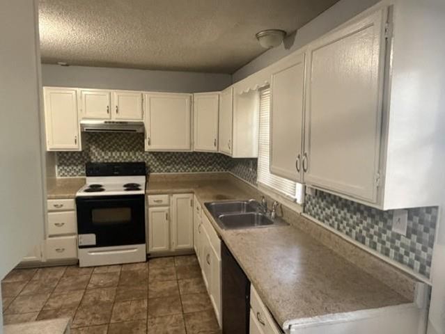 3104 E 53RD Street, Kansas City, MO 64130