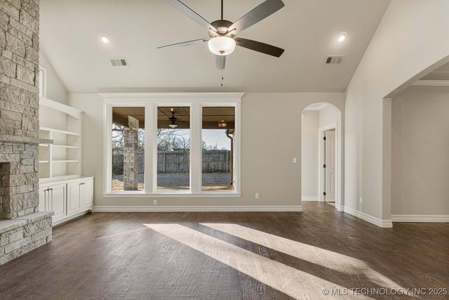 9214 E 62nd Court S, Tulsa, OK 74133