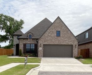 9214 E 62nd Court S, Tulsa, OK 74133