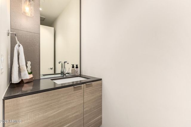 2300 E CAMPBELL Avenue 230, Phoenix, AZ 85016