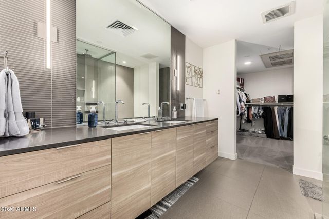 2300 E CAMPBELL Avenue 230, Phoenix, AZ 85016