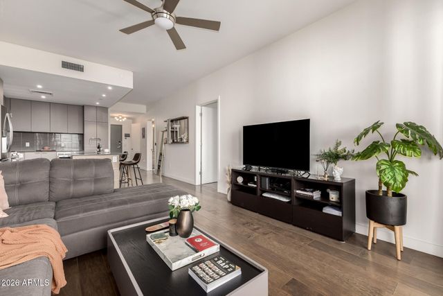 2300 E CAMPBELL Avenue 230, Phoenix, AZ 85016