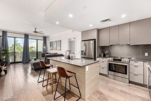 2300 E CAMPBELL Avenue 230, Phoenix, AZ 85016