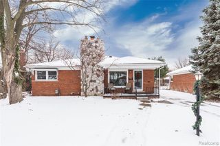 9330 San Jose, Redford, MI 48239