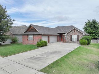 2120 North Jamestown Street, Ozark, MO 65721