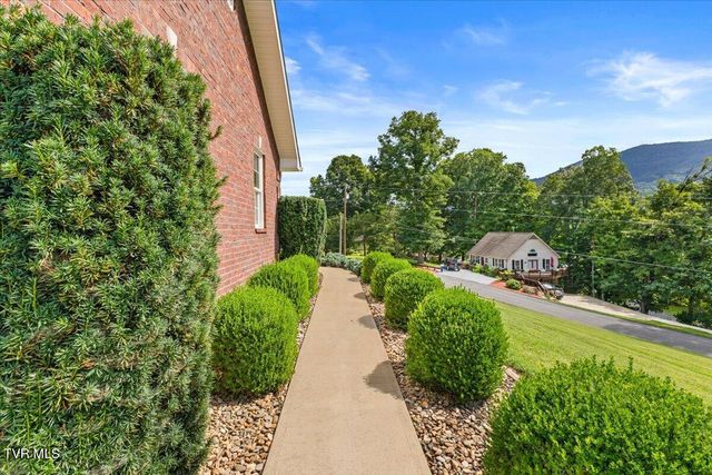 108 Ridgeland Drive, Johnson City, TN 37601