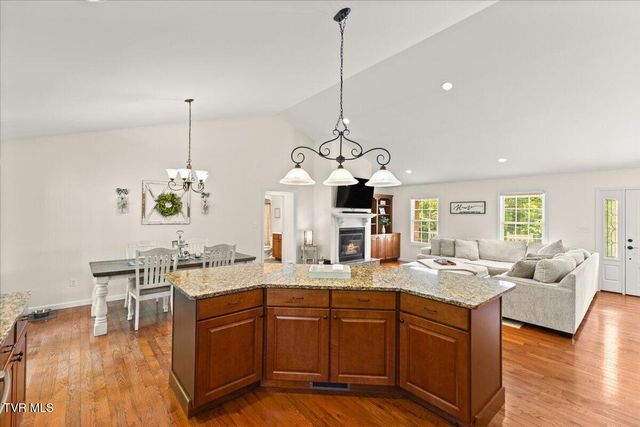 108 Ridgeland Drive, Johnson City, TN 37601