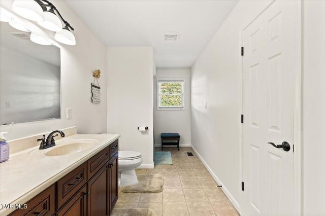 108 Ridgeland Drive, Johnson City, TN 37601