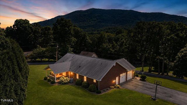 108 Ridgeland Drive, Johnson City, TN 37601