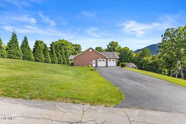 108 Ridgeland Drive, Johnson City, TN 37601