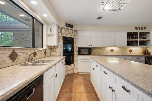 109 Sunset CIR, Burnet, TX 78611