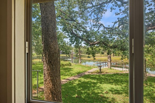 109 Sunset CIR, Burnet, TX 78611