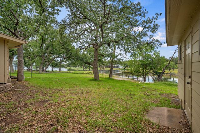 109 Sunset CIR, Burnet, TX 78611