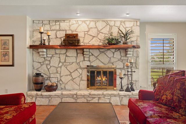109 Sunset CIR, Burnet, TX 78611