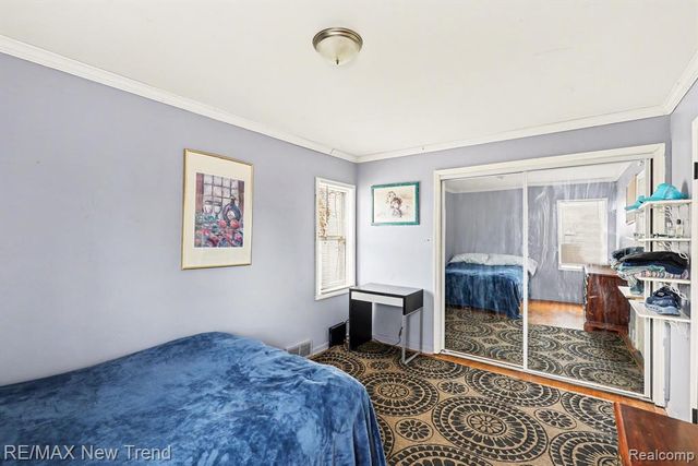 2174 Middlebelt Road, West Bloomfield, MI 48324