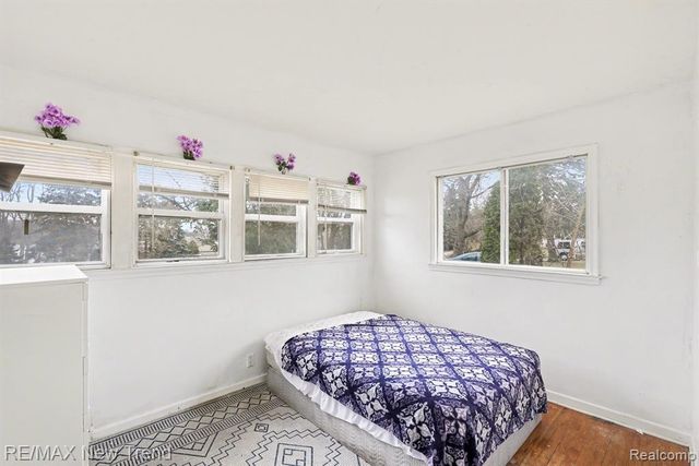 2174 Middlebelt Road, West Bloomfield, MI 48324