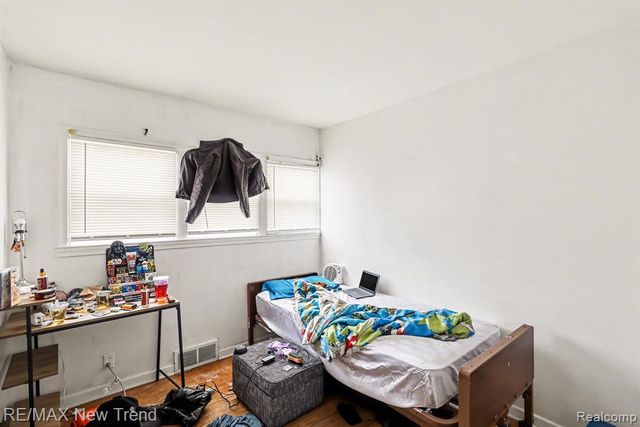 2174 Middlebelt Road, West Bloomfield, MI 48324