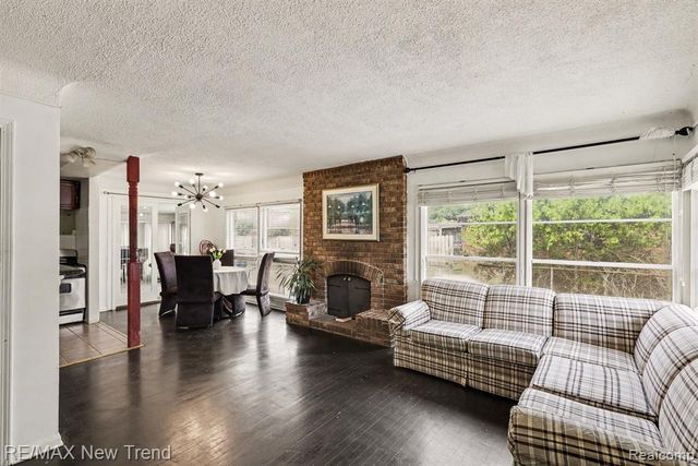 2174 Middlebelt Road, West Bloomfield, MI 48324