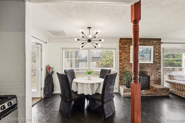 2174 Middlebelt Road, West Bloomfield, MI 48324