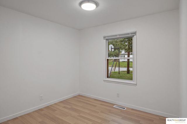 7515 Joseph Avenue, La Vista, NE 68128