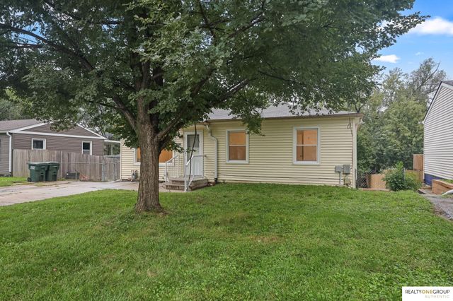 7515 Joseph Avenue, La Vista, NE 68128