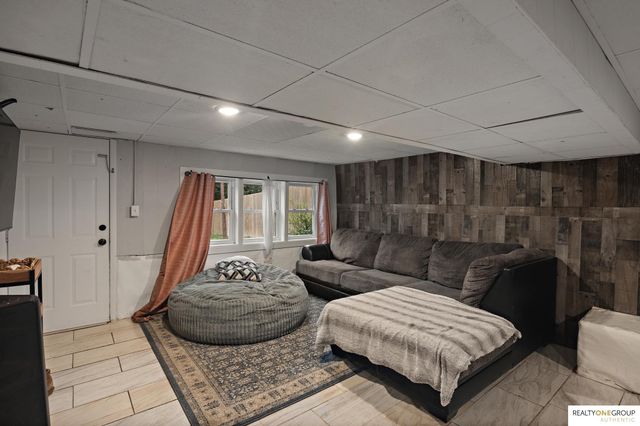 7515 Joseph Avenue, La Vista, NE 68128