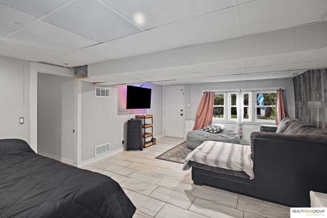 7515 Joseph Avenue, La Vista, NE 68128