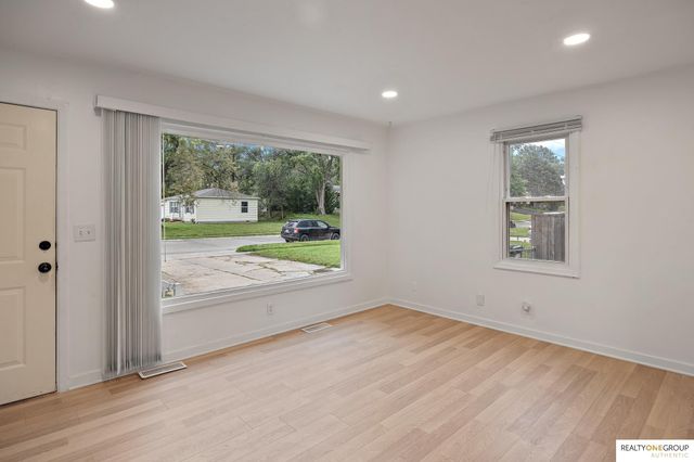 7515 Joseph Avenue, La Vista, NE 68128