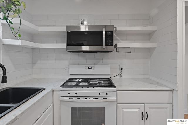 7515 Joseph Avenue, La Vista, NE 68128