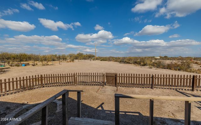 1880 E HOOTIN HOLLER Trail, Huachuca City, AZ 85616