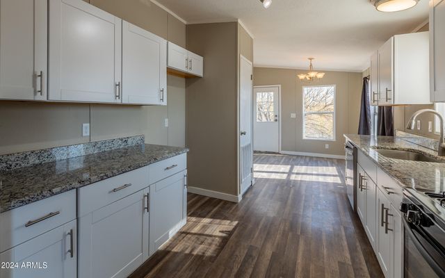 1880 E HOOTIN HOLLER Trail, Huachuca City, AZ 85616