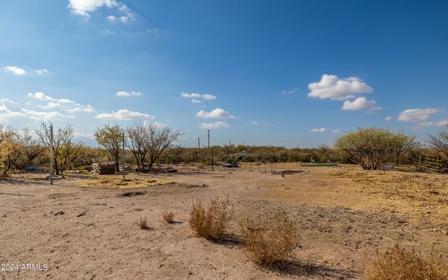 1880 E HOOTIN HOLLER Trail, Huachuca City, AZ 85616