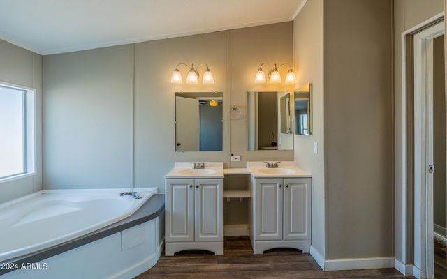 1880 E HOOTIN HOLLER Trail, Huachuca City, AZ 85616